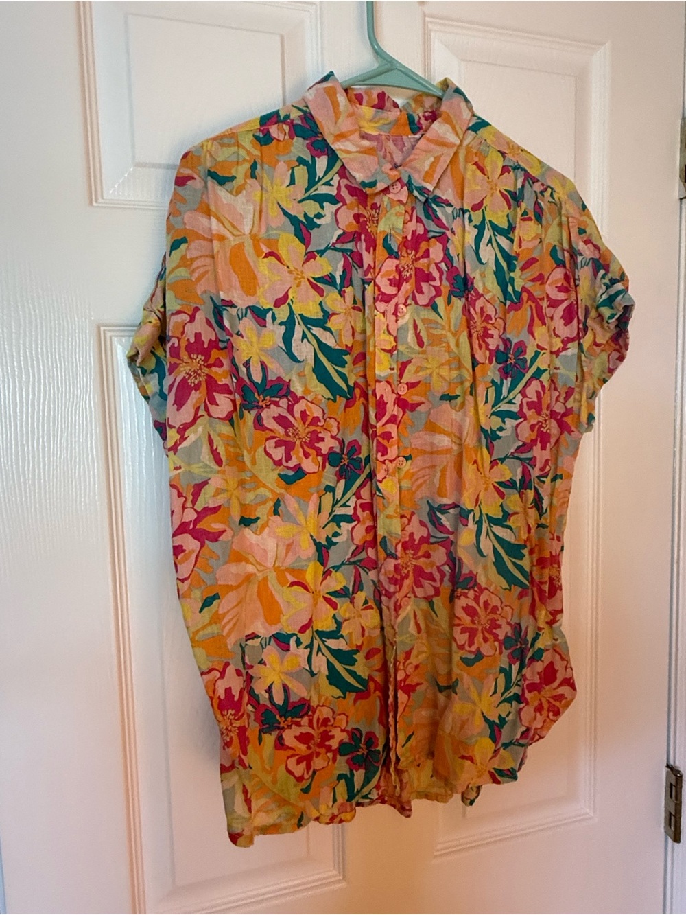 Floral Short-Sleeve Button-Up Shirt in Multi Color